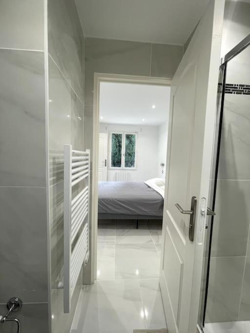 ביוסי-סיינט-ג'ורג' Appartement Cosy Et Moderne Proche De Disneyland מראה חיצוני תמונה