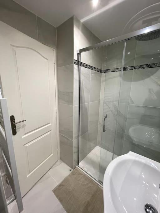 ביוסי-סיינט-ג'ורג' Appartement Cosy Et Moderne Proche De Disneyland מראה חיצוני תמונה